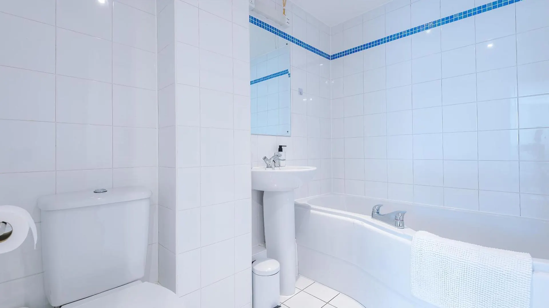 아파트 Central Leeds 2Br 2Ba, Wi-Fi, Kitchen, Sleeps 5